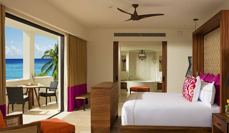 SECRETS AKUMAL ROMANCE MASTER SUITE OCEAN FRONT